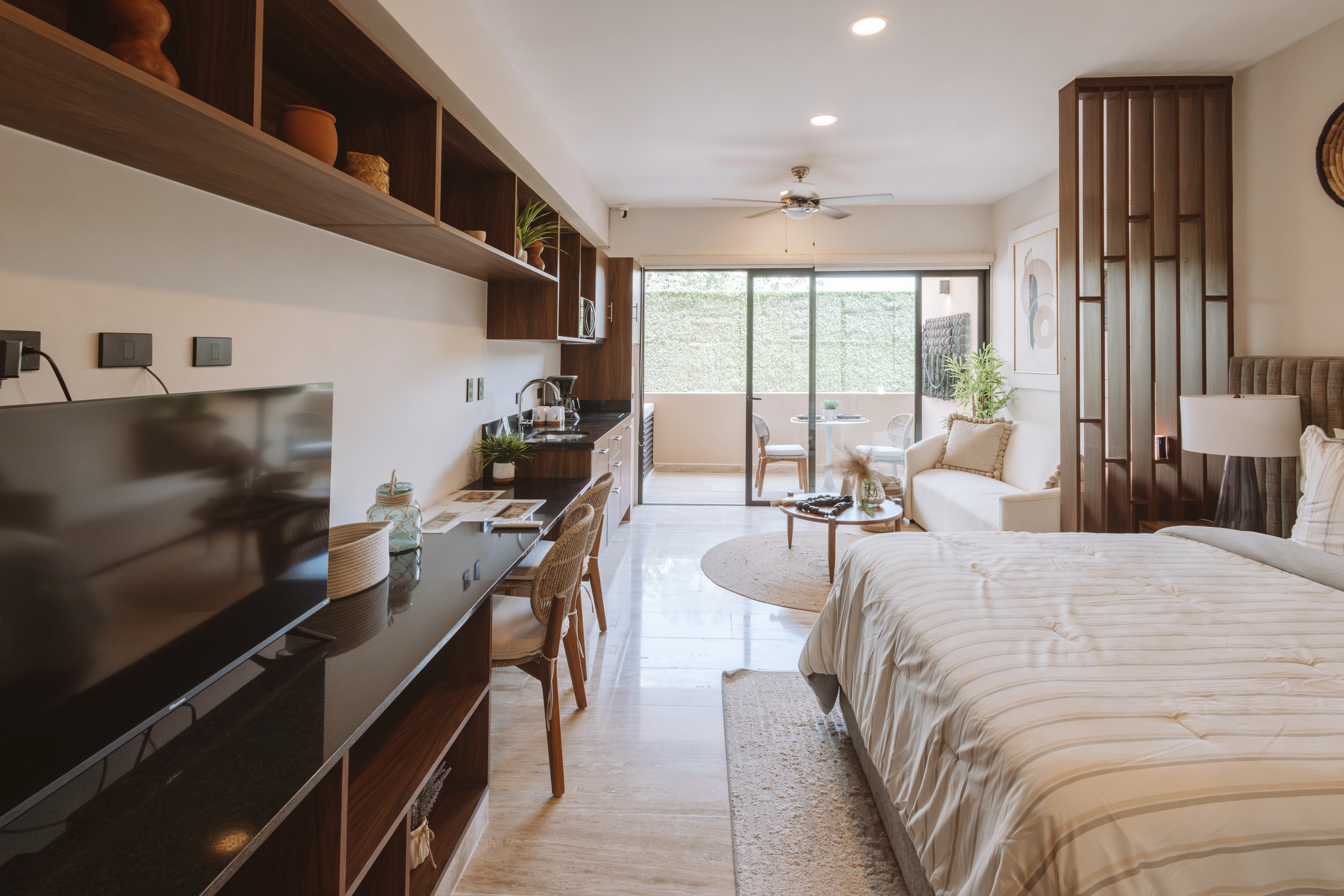 Luxury Suite with Private Balcony
